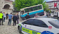 Safranbolu'da freni boşalan dolmuş tarihi çarşıya girdi