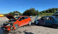 Uşak'ta iki otomobil çarpıştı : 5 yaralı