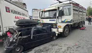 Bağcılar'da freni boşalan kamyon, 8 araca çarptıktan sonra durabildi