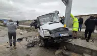 Ankara Elmadağ'da minibüs önce otomobile sonra tabelaya çarptı : 1 ölü
