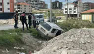 Adana'da polisten kaçan 16 yaşındaki otomobil sürücüsü kaza yaptı : 3 yaralı