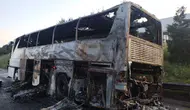 TEM’de korku dolu anlar ! Seyir halindeki tur otobüsü küle döndü