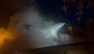 Şişli'de motosiklet yangını binaya sıçradı : Alevler 4 katlı binayı ve iş yerini sardı