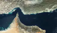 İran'dan Hürmüz Boğazı'ndan geçiş yapan gemilere yeni uyarı