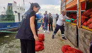 İzmir'de yasa dışı yollarla avlanan 7 ton su ürünü ele geçirildi