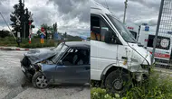 Burdur'da okul servisi ile otomobil çarpıştı : 7 yaralı