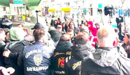 Mecidiyeköy’de izinsiz yürüyüşe polisten müdahale : Gözaltına alınanlar var