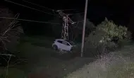 Elazığ'da şarampole uçan cip, yüksek gerilim direğine çarptı : 2 yaralı