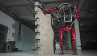 Çinli Unitree Robotics dünyanın ilk seri üretim mecha robotunu tanıtı