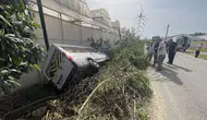 Alanya'da okul servisi şarampole yuvarlandı : İki kedi çıktı , onları kurtarayım derken...