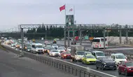 İstanbul'da Kurban Bayramı tatili hareketliliği başladı : Bazı yollarda kilometrelerce trafik yoğunluğu oluştu