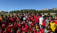 Cengiz Ünder, Balıkesir'de genç sporcularla buluştu