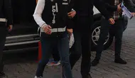 Adana Seyhan'da hırsızlık : 3 tırın akülerini çalan 2 zanlı tutuklandı