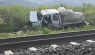 Kütahya'da yolcu treni ile kamyonet çarpıştı : 1 ölü, 3 yaralı