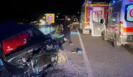 Kastamonu’da bariyerlere çarpan otomobil hurdaya döndü : 2 kişi yaralandı