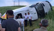 Diyarbakır - Silvan kara yolunda yolcu minibüsü takla attı : 15 kişi yaralandı