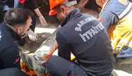 İskele çöktü , balkona tutundu : Şanlıurfa'da işçiyi itfaiye kurtardı