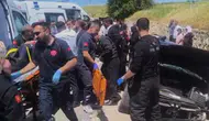 Batman'da otomobil istinat duvarına çarptı : 5 kişi yaralandı
