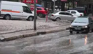 Elazığ'da sağanak etkili oldu : Caddelerde su birikti