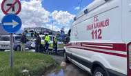 Erzincan'da otomobil ile çekici çarpıştı : 3 yaralı