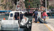 Antalya'da şişme botta sürüklenen şahısları güvenlik ekipleri kurtardı