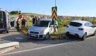 Kayseri’de iki otomobil çarpıştı : 1’i ağır 6 kişi yaralandı