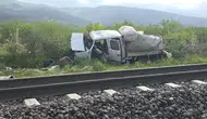 Kütahya'da yolcu treni ile kamyonet çarpıştı : 4 yaralı