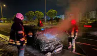 Kayseri'de seyir halindeki otomobil alev aldı