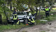 Burdur'da otomobil ağaca çarptı : Sürücü yaralandı