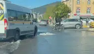 Pendik Kurtköy'de altyapı arızası : Rögar kapağından taşan sular yolu göle çevirdi