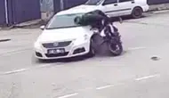 Bursa'da kavşaktan dönüş yapan otomobile motosiklet çarptı : 1 yaralı