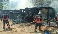 Malatya'da şantiye yangını : İşçilerin kaldığı konteynerler kullanılamaz hale geldi