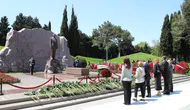 Haydar Aliyev, doğumunun 103. yılında mezarı başında anıldı