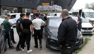 İstanbul Bağcılar'da park halindeki otomobilin bagajında erkek cesedi bulundu