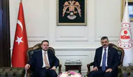 Bakan Gürlek Bakan Çiftçi'yi ziyaret etti