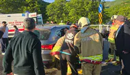 Bingöl'de kaza : Otomobil kaldırıma çarptı, 4 kişi yaralandı