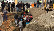 Elazığ'da kanalizasyon çalışmasında göçük : Bir işçi toprak altında kaldı