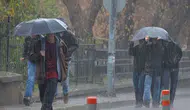 Meteoroloji uyardı : Sağanak ve gök gürültülü yağış dalgası geliyor ! 15 ile sarı kodlu uyarı
