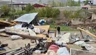 Van'da şiddetli rüzgar nedeniyle 4 evin çatısı uçtu