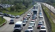 Bolu geçişinde bayram yoğunluğu : Trafik durma noktasına geldi