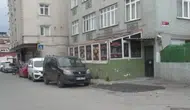 Küçükçekmece'de kahve önünde bekleyenlere silahlı saldırı : 3 yaralı
