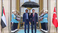 Cumhurbaşkanı Yardımcısı Yılmaz ile Sudan Başbakanı İdris bir arada