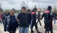 Bolu’da silahlı saldırı şüphelileri adliyeye sevk edildi : Ailelerden basın mensuplarına tepki