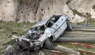 Bitlis'te otomobil 100 metrelik uçuruma uçtu : 1 ölü