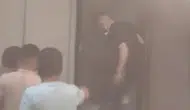 Fatih'te tekstil deposunda yangın : 2 kişi dumandan etkilendi