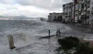 Hava bir anda değişiyor ! Meteoroloji çok sayıda ilde sel ve fırtına uyarısı yaptı