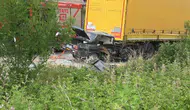 Samsun'da tıra arkadan çarpan otomobilde 2 kişi öldü