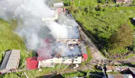 Kastamonu'da camide çıkan yangında 3 yapı kullanılmaz hale geldi