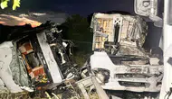 Manisa Kula'da iki tır çarpıştı : 1'i ağır 2 yaralı
