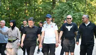 AK Parti kampında mola : Bakanlar sabah yürüyüşü yaptı